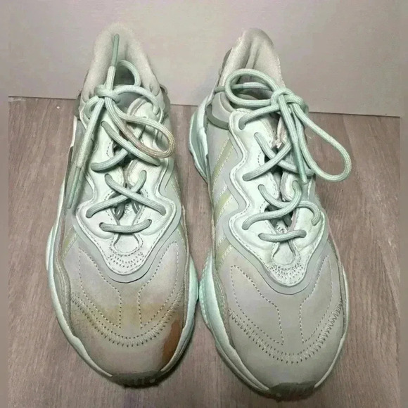 Womens Adidas Originals Ozweego Dash Green Athletic Shoes Size 5 GZ2788 - Picture 4 of 10